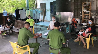 Hoàn thiện hồ sơ xử phạt hành chính 04 người Trung Quốc không chấp hành Quyết định cách ly y tế