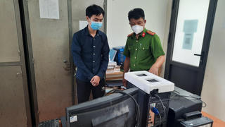 Khởi tố vụ án làm giả hàng loạt phiếu xét nghiệm COVID-19