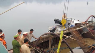 Phạt 4 đối tượng khai thác cát trái phép trên sông Kinh Thầy hơn 500 triệu đồng