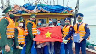 Cảnh sát biển tích cực đẩy mạnh tuyên truyền chống khai thác IUU cho ngư dân