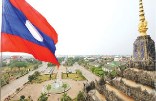 Chống covid-19, dân mạng rỉ tai chúc nhau “Vạn sự như.... Lào“