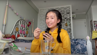 Chân dung nữ Youtuber trẻ nhất Việt Nam sở hữu loạt Vlog triệu views