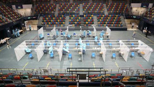 Gần 800.000 người dân Hồng Kông đăng ký xét nghiệm Covid-19