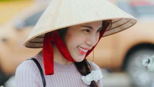 Thủy Tiên tiết lộ chuyến cứu trợ miền Trung lần 3, Hương Giang viết thư tay xin lỗi, chính thức rút khỏi chương trình Hoa hậu Việt Nam 2020