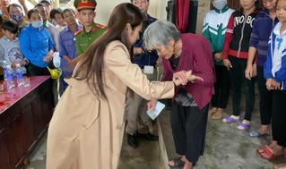 Thủy Tiên chi thêm 1 tỷ tiền túi giúp bà con miền Trung; Sơn Tùng M-TP gây 'sốt'; Hoàng Anh cầu cứu cảnh sát