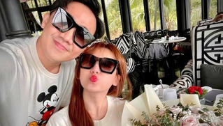 Vợ chồng Trấn Thành - Hari Won kỷ niệm 1500 ngày bên nhau; Đàm Thu Trang tặng Cường Đô la siêu mô tô trong dịp giáng sinh