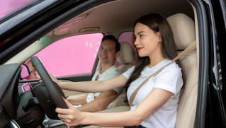 Sao Việt đua nhau “tậu” xe hơi tiền tỷ đón Tết 2021