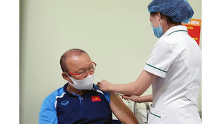 HLV Park cùng các cộng sự đã được tiêm vaccine Covid-19