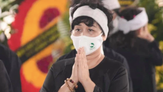 Chồng qua đời chưa đầy 49 ngày, NSND Minh Hằng lại mất cha