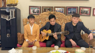 Hồ Văn Cường xuất hiện bên bầu Thụy, song ca cùng Ngọc Sơn