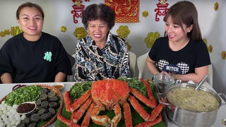 Quỳnh Trần JP lại gây tranh cãi khi cùng mẹ làm mukbang