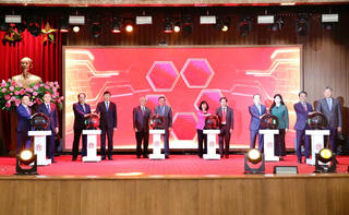 Hà Nội: Khai trương 8 ứng dụng chuyển đổi số dùng chung 3 cấp