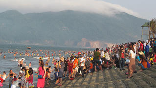 Hà Tĩnh ra công văn hỏa tốc dừng lễ hội, sự kiện đông người