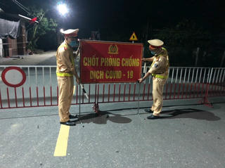 Hà Tĩnh: Xuyên đêm truy vết liên quan đến ca mắc COVID-19 trong cộng đồng