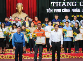 Hà Tĩnh tôn vinh 50 công nhân lao động tiêu biểu