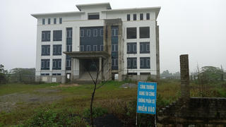 Hà Tĩnh: Trụ sở hơn 16 tỷ đồng dang dở, ngổn ngang 