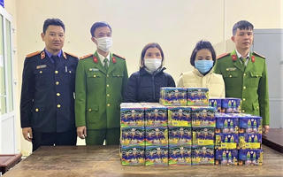 Hà Tĩnh: Khởi tố nữ cán bộ huyện buôn pháo nổ trái phép 
