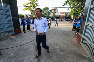 Trưởng thôn 46 tuổi háo hức dự thi tốt nghiệp THPT