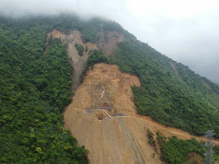 Cận cảnh hiện trường vụ sạt lở kinh hoàng khiến 3 người chết ở Hà Tĩnh