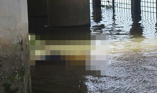 Tá hoả phát hiện thi thể thanh niên 20 tuổi nổi trên sông Đồng Nai