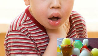 Bé trai 1 tuổi hôn mê sâu rồi tử vong vì một miếng thạch rau câu