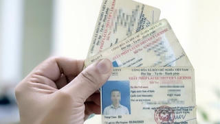 Giấy phép lái xe vẫn giữ nguyên thời hạn 10 năm, không rút xuống 5 năm