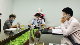 Con trai bà Tân Vlog bị phạt 7,5 triệu đồng vì 'nấu cháo gà nguyên lông'