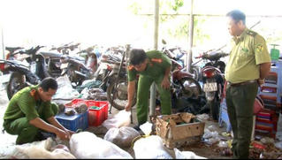Chủ trang trại nuôi nhốt động vật hoang dã treo cổ tự vẫn 