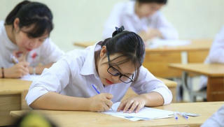 Khóc hết nước mắt vì trúng tuyển ĐH bằng điểm thi tốt nghiệp, trượt vì điểm học bạ