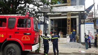 Cứu 3 người trong vụ cháy ở công trình xây dựng Công ty Thủy Lợi 4