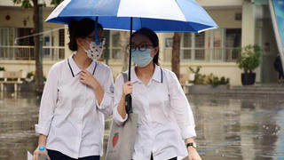 Sáng 13/6, thí sinh Hà Nội thi 2 môn Toán và Lịch sử