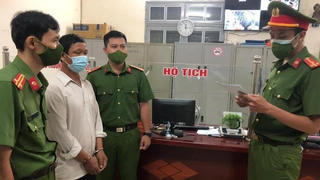 Trưởng bản thu tiền theo Hương ước rồi... chi dùng cá nhân