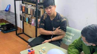 Khống chế chủ nợ để cưỡng dâm 2 lần rồi trả lại tài sản