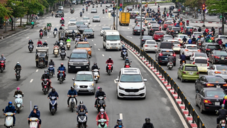 Chính sách mới tháng 10/2021: Bổ sung đối tượng được miễn phí đường bộ, miễn học phí