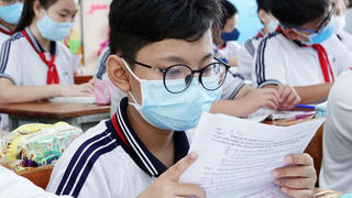 Học sinh lớp 1, 2 ở Hà Nội kiểm tra định kỳ bằng hình thức trực tiếp