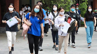 Thêm nhiều trường đại học ở Hà Nội hoãn học trực tiếp do COVID-19 tăng