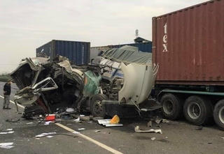 Tai nạn liên hoàn trên quốc lộ 5, 3 người thương vong