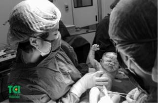 Sản phụ nhiễm liên cầu khuẩn nhóm B, ngôi thai ngược vẫn đón bé bình an