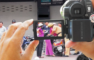 Người dân có được chụp hình, livestream trong lúc CSGT đang làm nhiệm vụ?