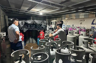 Triệt phá điểm san chiết gas trái phép 'khủng' ở Đồng Nai 