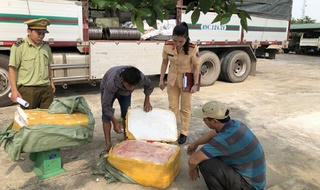  CSGT Hải Dương:bắt giữ ô tô chở 3 tấn mỡ lợn thối