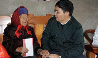 Báo Pháp luật Việt Nam mang hơi ấm đến người dân vùng biên Quảng Ninh