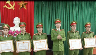 Hà Nam: Công an tỉnh khen thưởng đột xuất về thành tích phá án ma túy