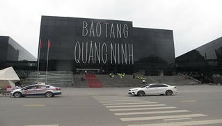 ‘Viên ngọc đen’ bên bờ biển Hạ Long