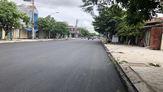 Mưa to vẫn rải bê tông nhựa, chất lượng đường gần trăm tỷ tại Hải Phòng có đáng lo?