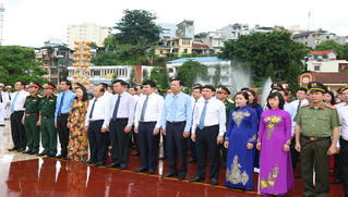 Lãnh đạo tỉnh Quảng Ninh dâng hương tưởng niệm các anh hùng liệt sĩ 