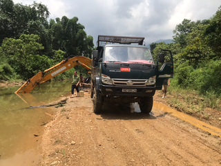 Khởi tố đối tượng khai thác, tập kết cát trái phép