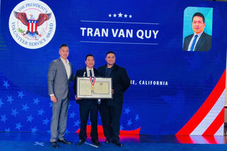 Tổng Giám đốc Công ty dệt may Trung Quy nhận giải thưởng President’s Volunteer Service Award 2023