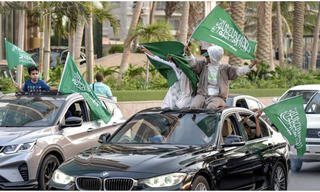 Ăn mừng chiến thắng kiểu 'có một không hai' của người Saudi Arabia