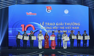 Vinh danh những người "truyền lửa" 